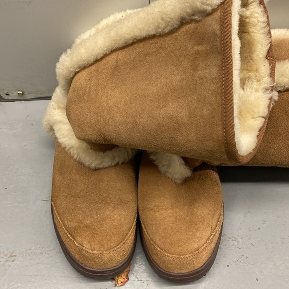 SUNBURST UGGS, Size 8, Great condition outside the repaired rip that was fixed. - Picture 15 of 15